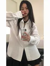 女性用ラウンドジップシャツ【デザイン性の高い・尖った襟・秋用・長袖・白】