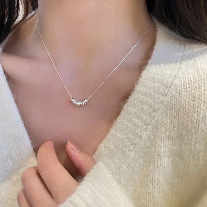 シンプルなビーズネックレス【女性用・ロックコリンダイン・高級感】