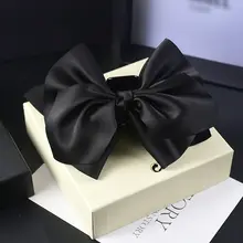 黒のリボン付きヘアクリップ【ダブルサイド・大きめ・サメクリップ・サテン仕上げ・エレガントな髪飾り】