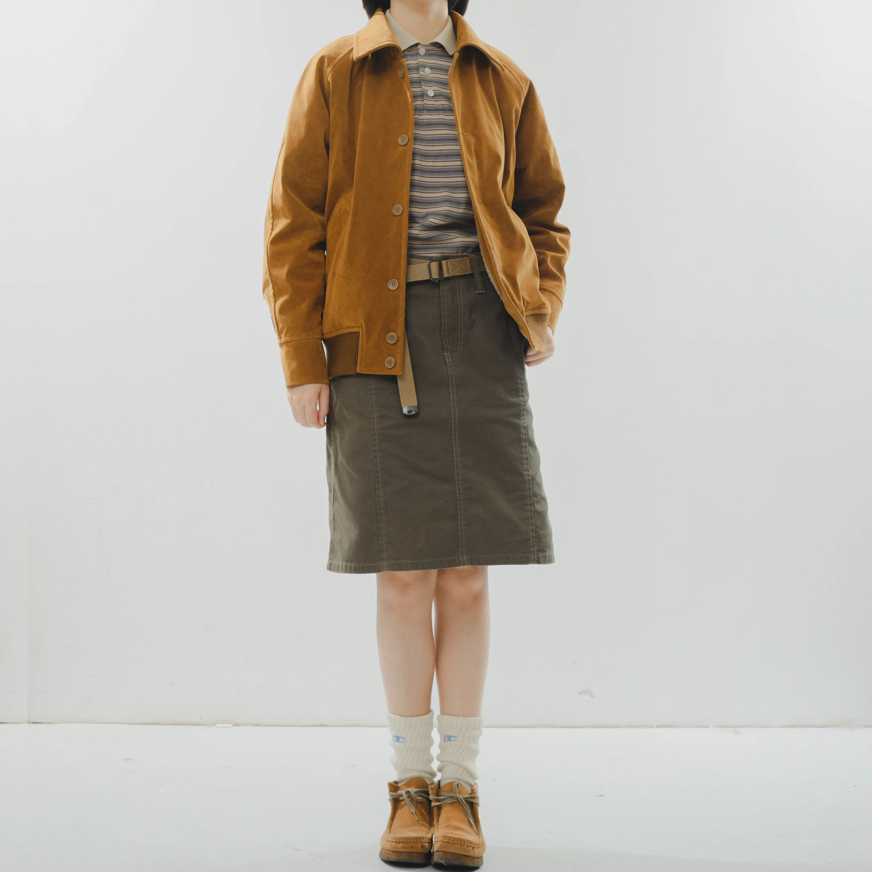 焦糖色のスエード風ジャケットを選ぶべき理由は？2025年冬のリアルな使い勝手を解説