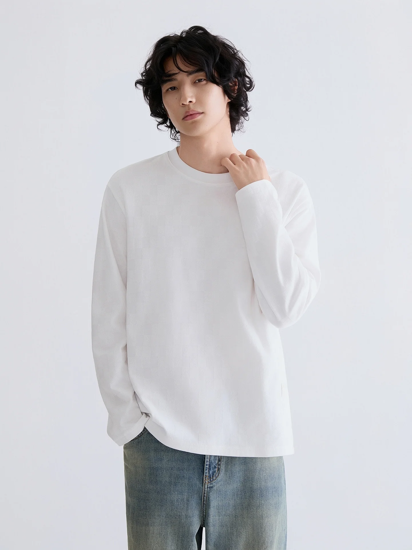 20代の社会人男性がオフィスカジュアルに悩むとき、どうやって着こなすの？