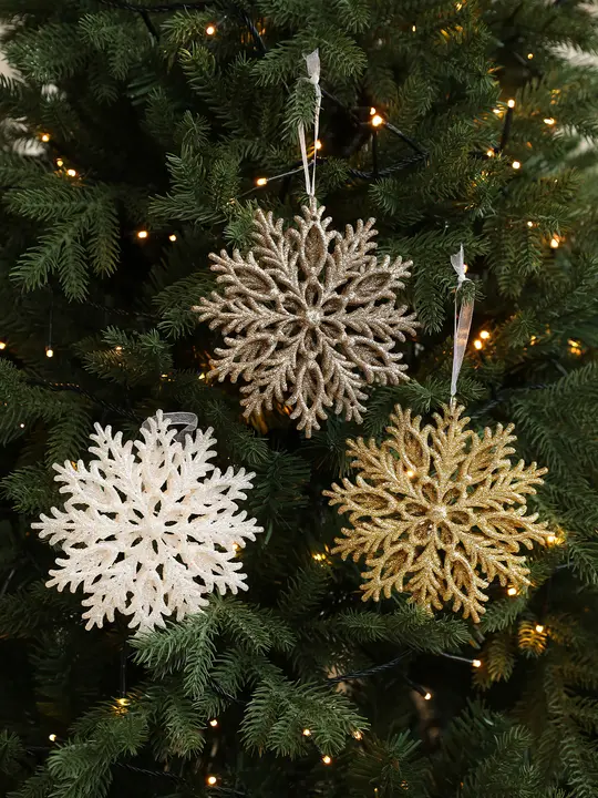 白金色の雪の結晶立体星形飾り【クリスマス装飾・場面設置用】