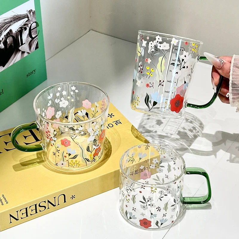 ガラスティーカップ おしゃれなデザイン 例：大容量のガラス製水杯【花柄・デザインカップ・刻み目付き】