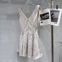 フレンチスタイルのVネックリボン付きニットワンピース【花柄・夏用】（セットアップ対応）