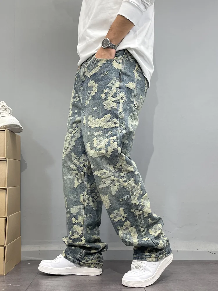 パッチワークデニムがダサいのはなぜ？それなら、こうして個性的な花柄デニムで差をつける方法は？