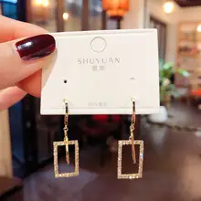 個性的なデザインのジルコニア幾何学フレームイヤリング【韓国風・高級感】