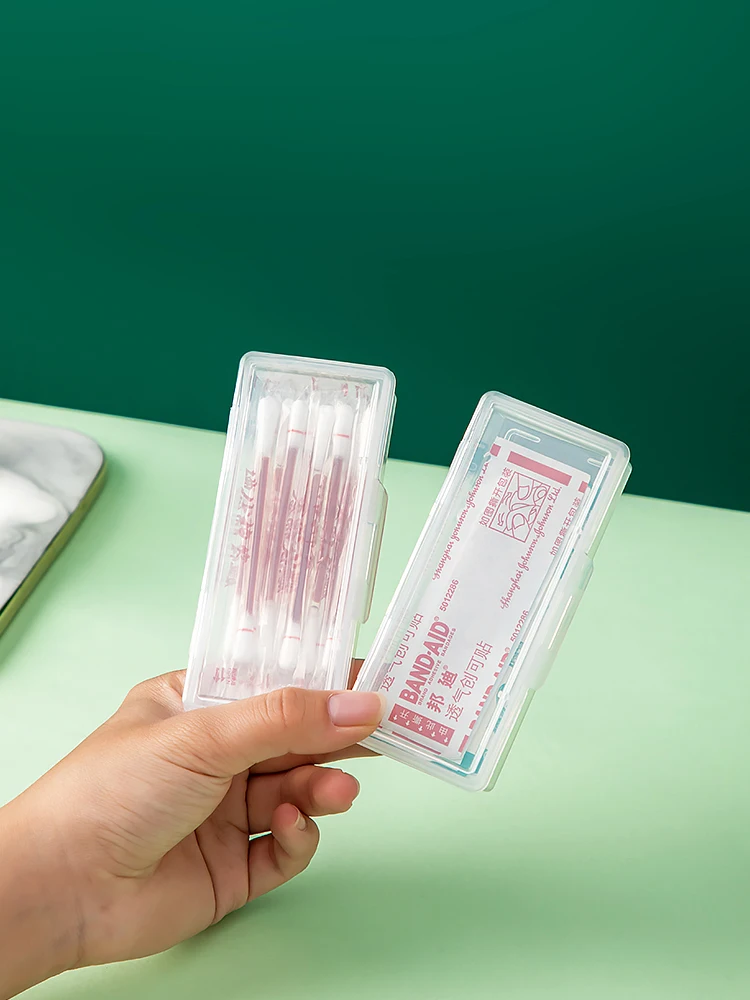 携帯用小物収納ボックス：絆創膏やリップブラシも収納可能