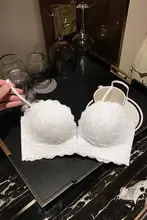 ブラなし女性用小胸対応 密着感のあるホワイトマーメイドブラ【防滑デザイン・美背・挙式用】