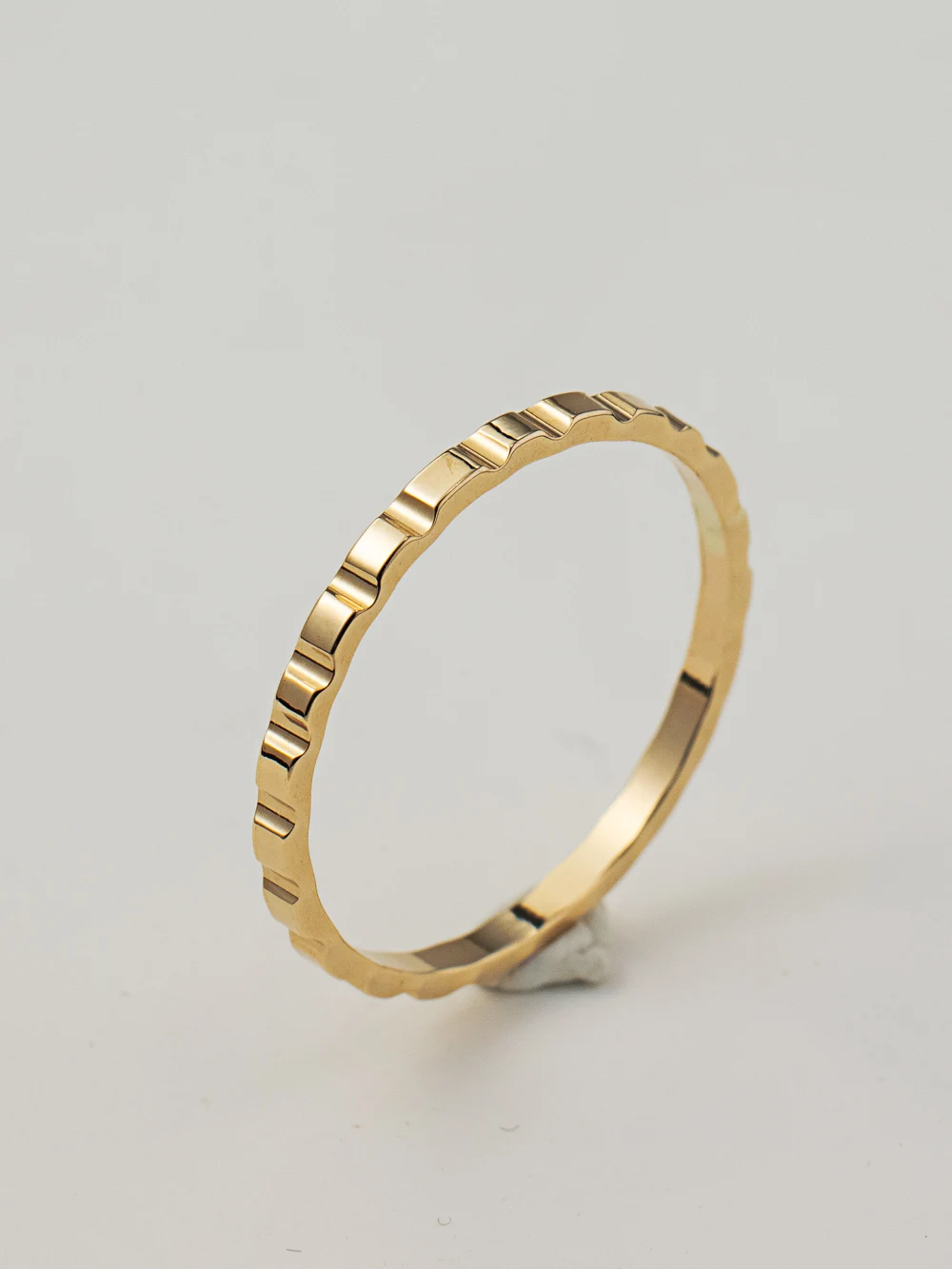 14k リングとイタリアン ジュエリー リング、どちらが今、あなたのファッションに合っているの？