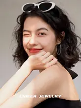 高級感ある925シルバー製大きな円形イヤリング【エレガントなデザイン・女性用】