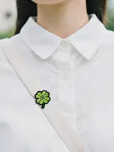 布製刺繍の四葉クローバー ブローチ【衣類や帽子の飾りに】