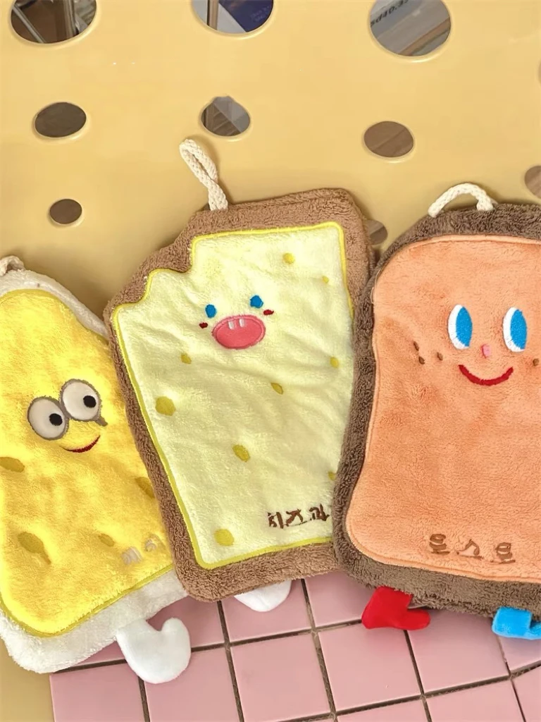 子供の絵 ハンカチは本当に必要なのか？その理由と、今人気のカートゥーンデザインハンドタオルの選び方