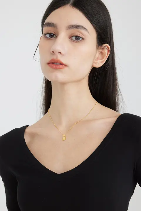 S925純銀製 アルファベットネックレス【ロック付き・ショート丈・シンプルでエレガント】