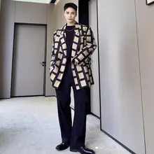 ブラックホワイトチェックの肩パッド付きフィットジャケット【秋冬用・カジュアルデザイン】（セットアップ対応）