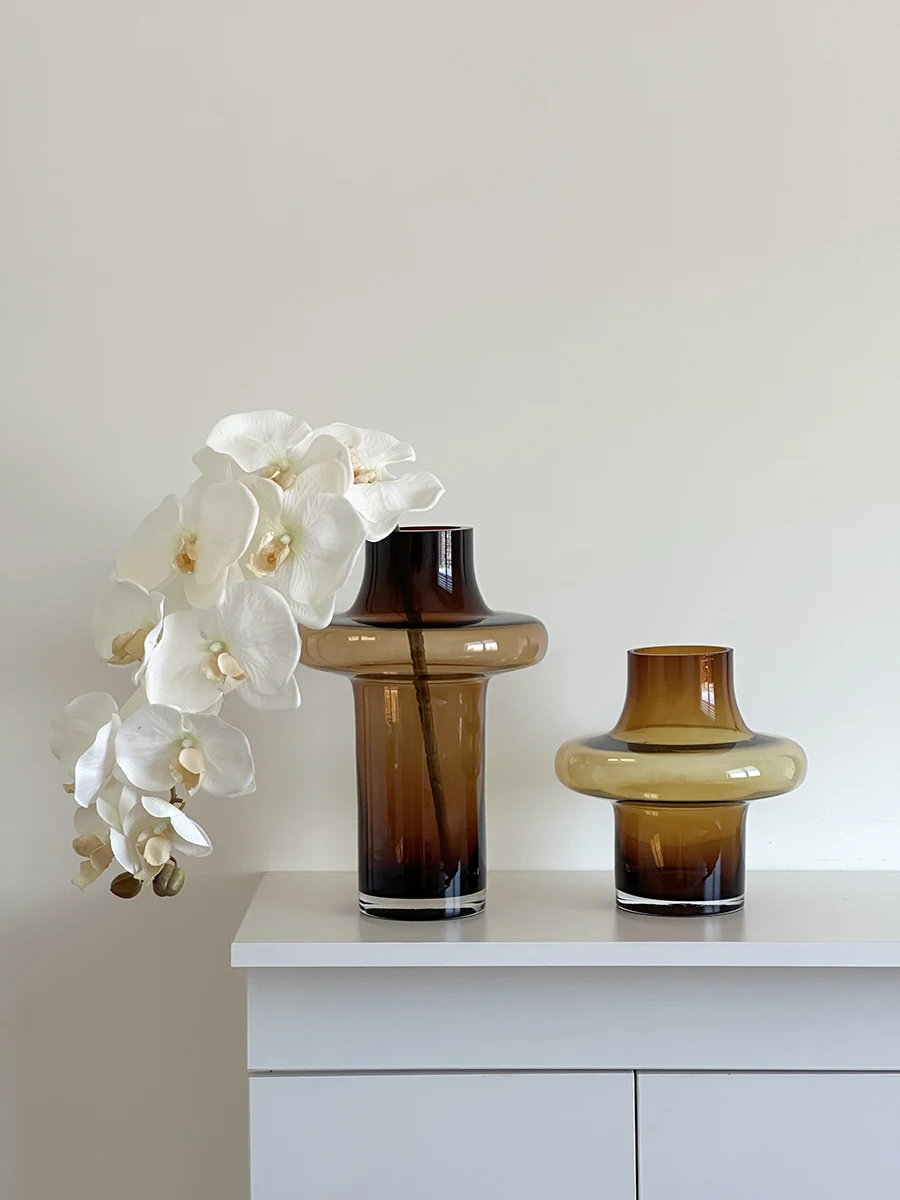 mid century デザインの温かみを、1つの花瓶で体感できる？