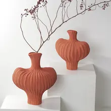 洗練されたデザインの異型陶器花瓶【手作り・高級感・インテリア装飾用】