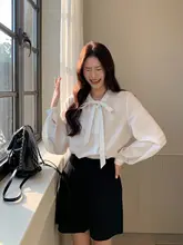 春用 蝶結びデザインの白シャツ【通勤・女性用・スリムフィット】