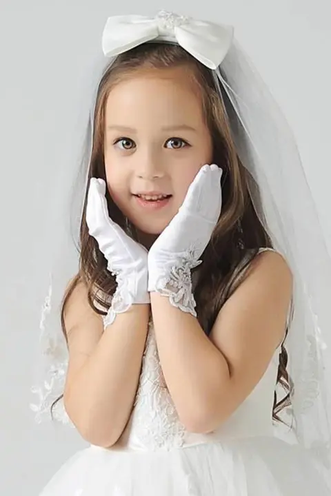 子供用 白色レースの短い指なし手袋【花嫁介添えや誕生日撮影に最適】