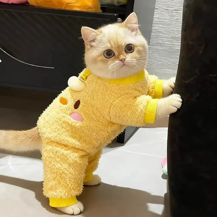 可愛い猫用防寒対策服【フリース裏地・引き紐付き・四脚デザイン】