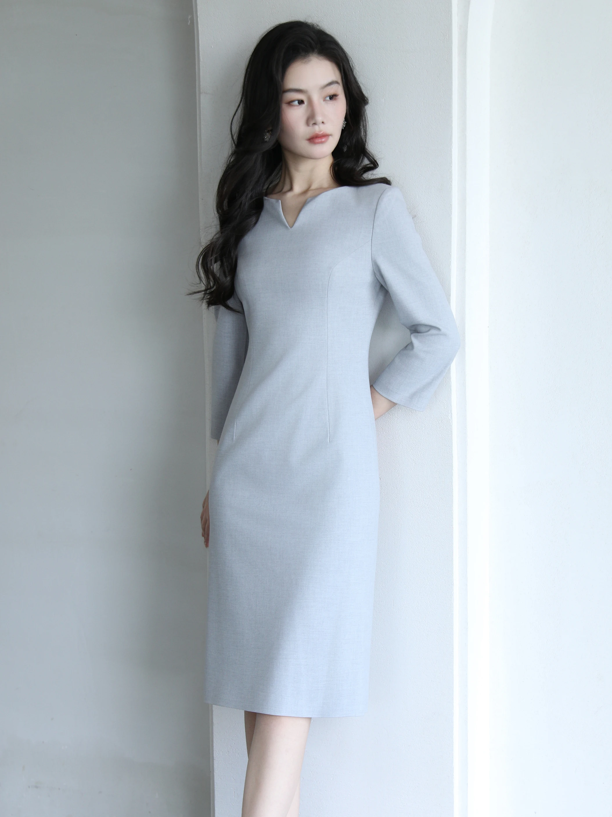 10月に着る50代の服、エレガントで通勤にも使えるスタイルは？