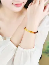 天然琥珀のグラデーションスクエアビーズブレスレット【女性用・蜜蝋・血琥珀・金琥珀】