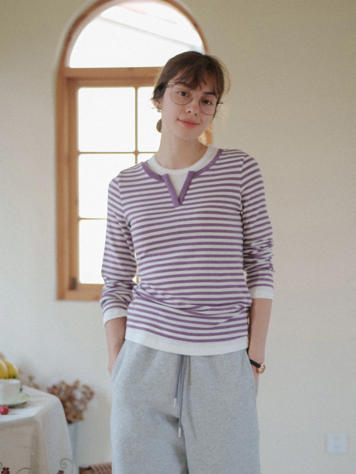 「Tシャツの下に着る長袖」をどう選ぶ？おしゃれに見える理由と、今季のベストな選び方