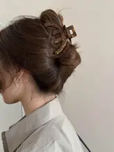 高級感あるアセテート製ハーフムーンヘアクリップ【女性用・シンプルデザイン・後ろ髪用】