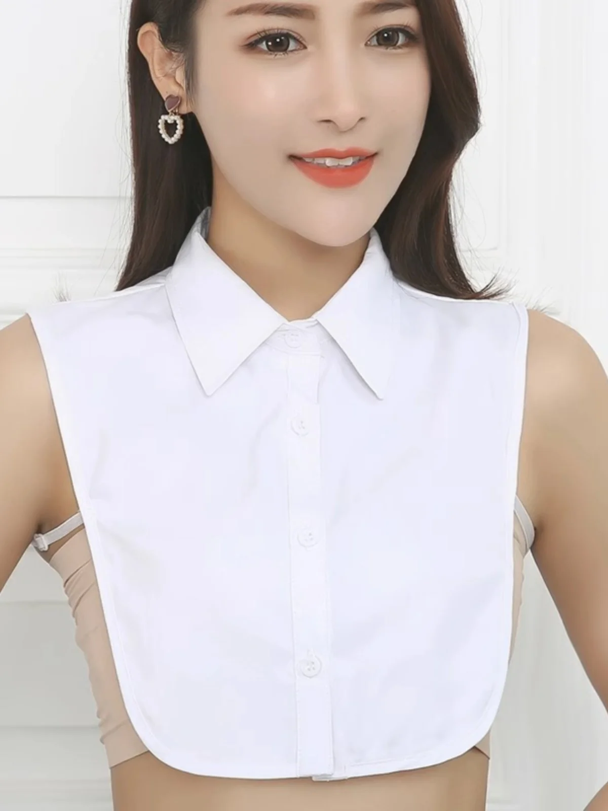 抜き襟がダサいって、本当にNGなの？その理由と、今こそ選ぶべき「韓国風尖った襟シャツ」の真実