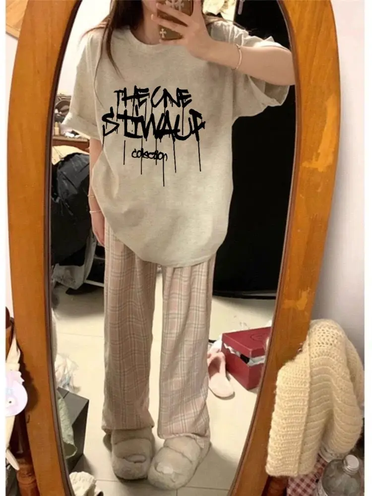 グレー tシ ャツ ダサい どうして？5選で解明し、本当のファッション性を再発見する