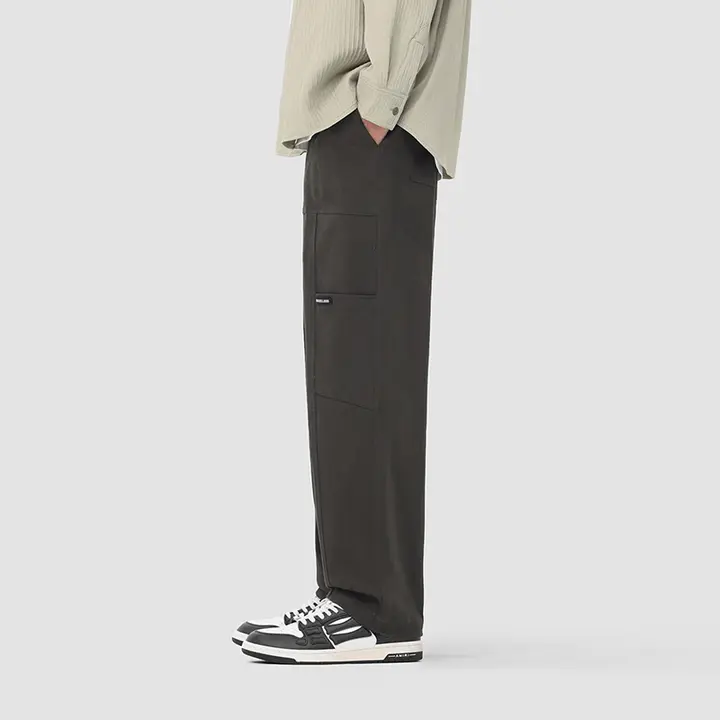 アメリカンスタイルの工事用パンツ【水洗い加工・デストロイド・ストレートシルエット・春秋用】