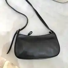 シンプルで使いやすい！レザー製ショルダーバッグ【ファッション・クラシックデザイン】