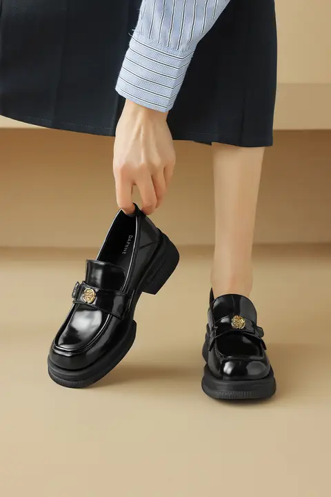 ブラウン ローファーシューズ【エレガントデザイン・厚底・女性用】