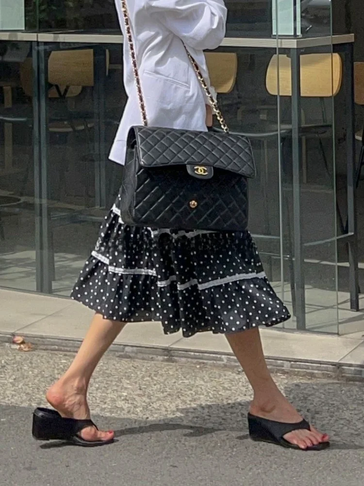 女性用ヒール付きビーチサンダル：サテン製トングデザインで足元に優しい日常使い