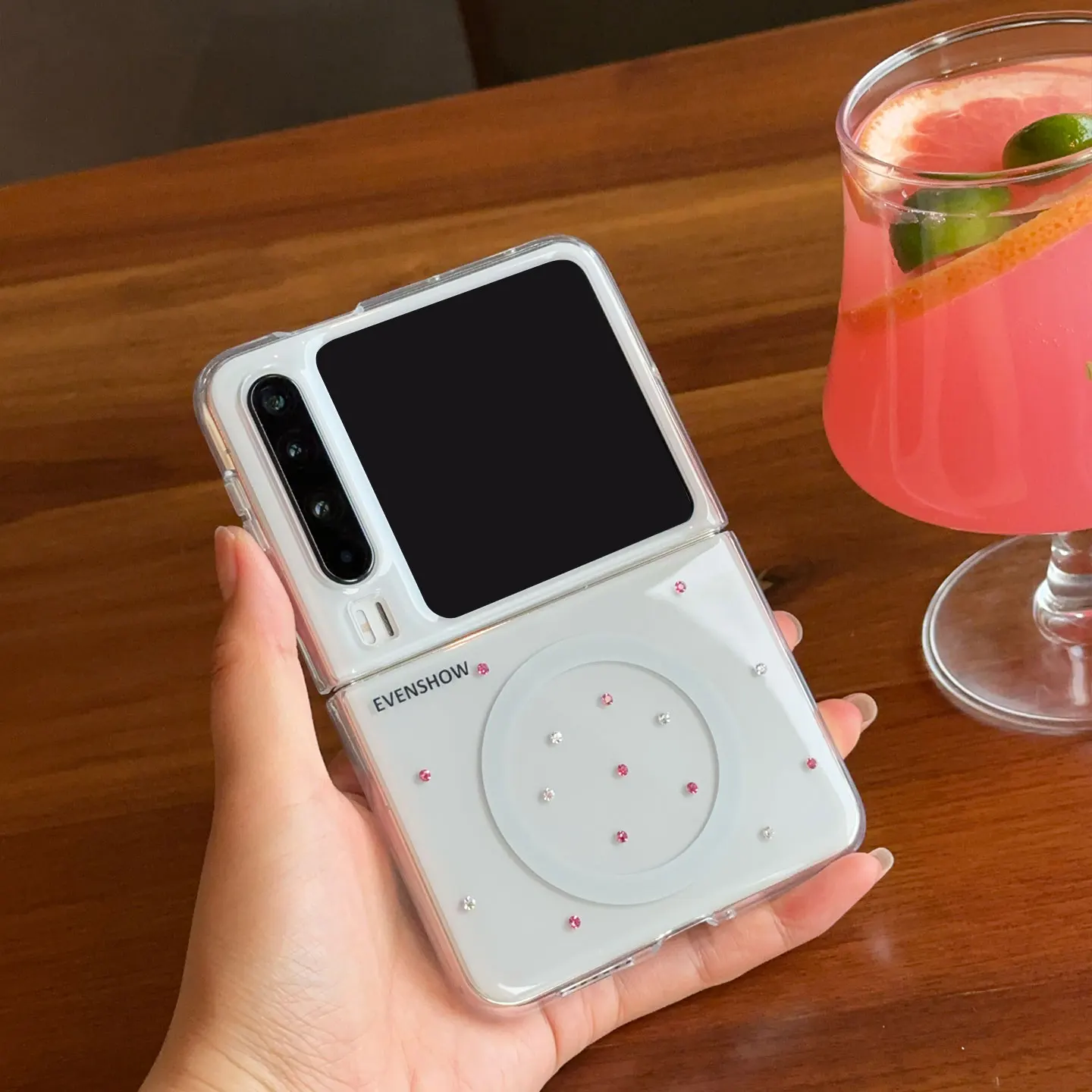 特別なデザインのマグネット式スマートフォンケースは華為purax折りたたみに最適か