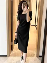 上品なデザインのブラックドレス【フィット感あり・夏用・シックな印象・ヘプバーンスタイル】