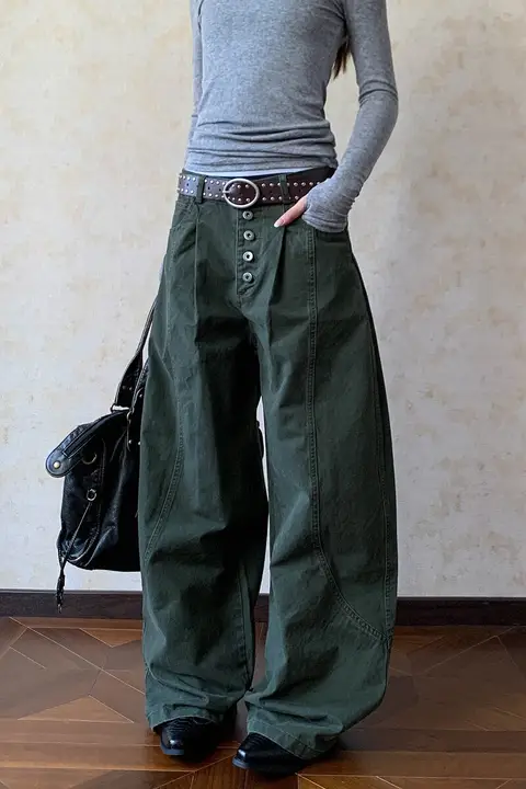 おしゃれなデザインのワイドレッグ工装パンツ【ストリートスタイル・皺加工・ボタン付き】（セットアップ対応）