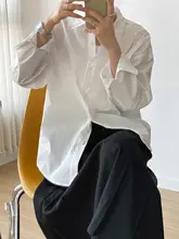 シンプルな白のオーバーサイズシャツ【夏用・フィット・幅広デザイン】