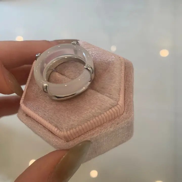天然透白マか石のダブルレイヤーリング【ユニークデザイン・人差し指用・エレガント・ファッションアクセサリー】