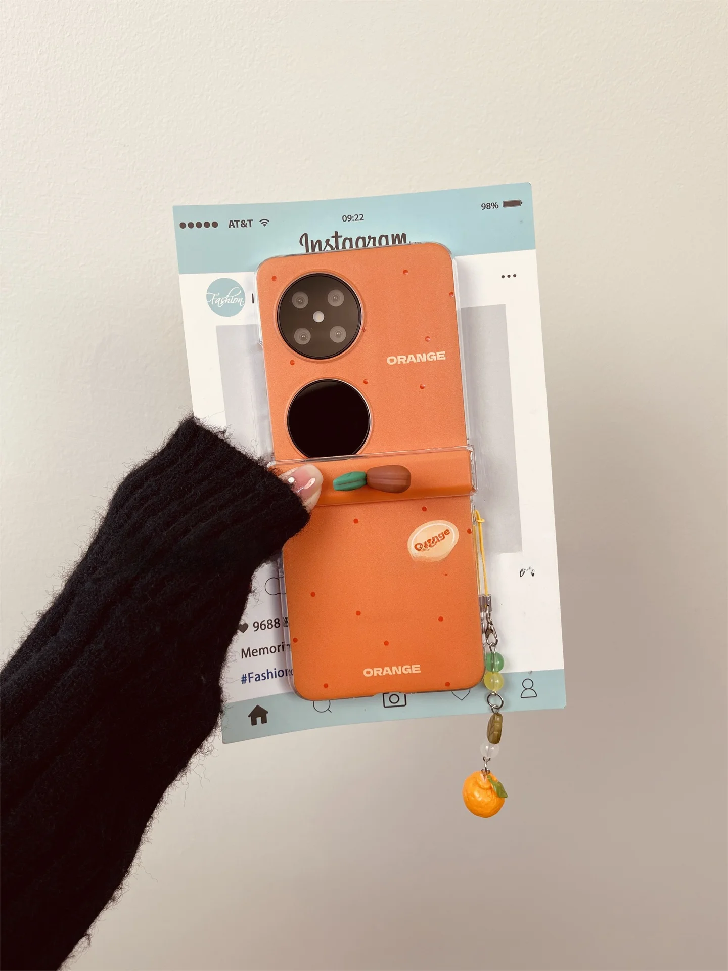 大人女性に人気の手帳型スマホケースは、どう選ぶ？