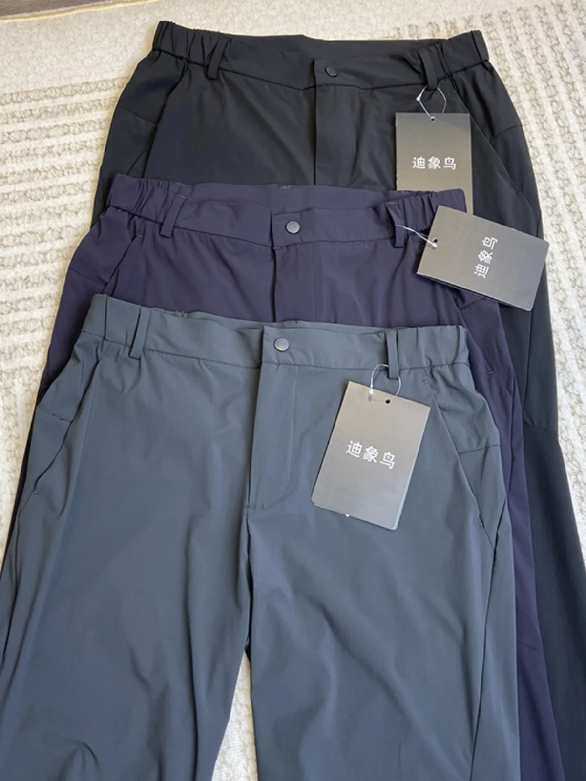 カーゴパンツ メンズ コーデ 完全ガイド｜通勤に失敗しないバランスの取り方