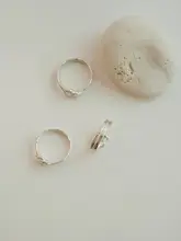 手作りの純銀製ツイストリング【シンプルな波模様・レトロスタイル】