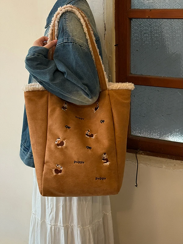 犬刺繍入りリバーシブルトートバッグ：大人向けかわいいデザインと大容量の実用性