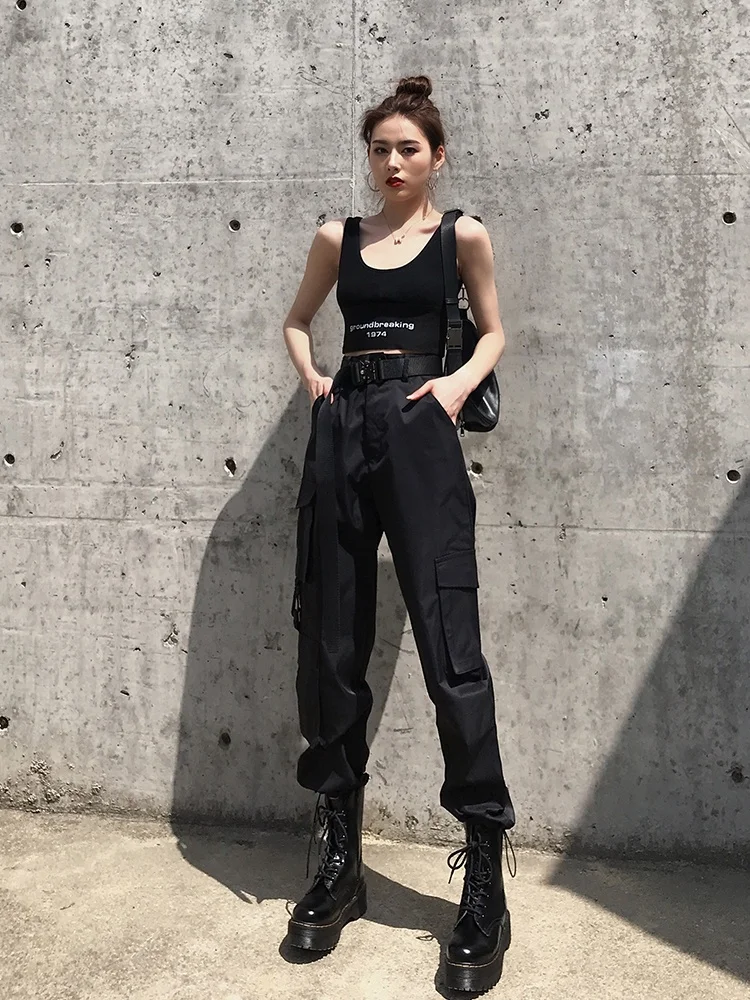 大人可愛いの本質とは？高腰ワイドカーゴパンツで徹底解説