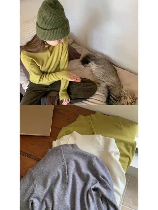 ウールとライセル混紡の半開きハイネックニット