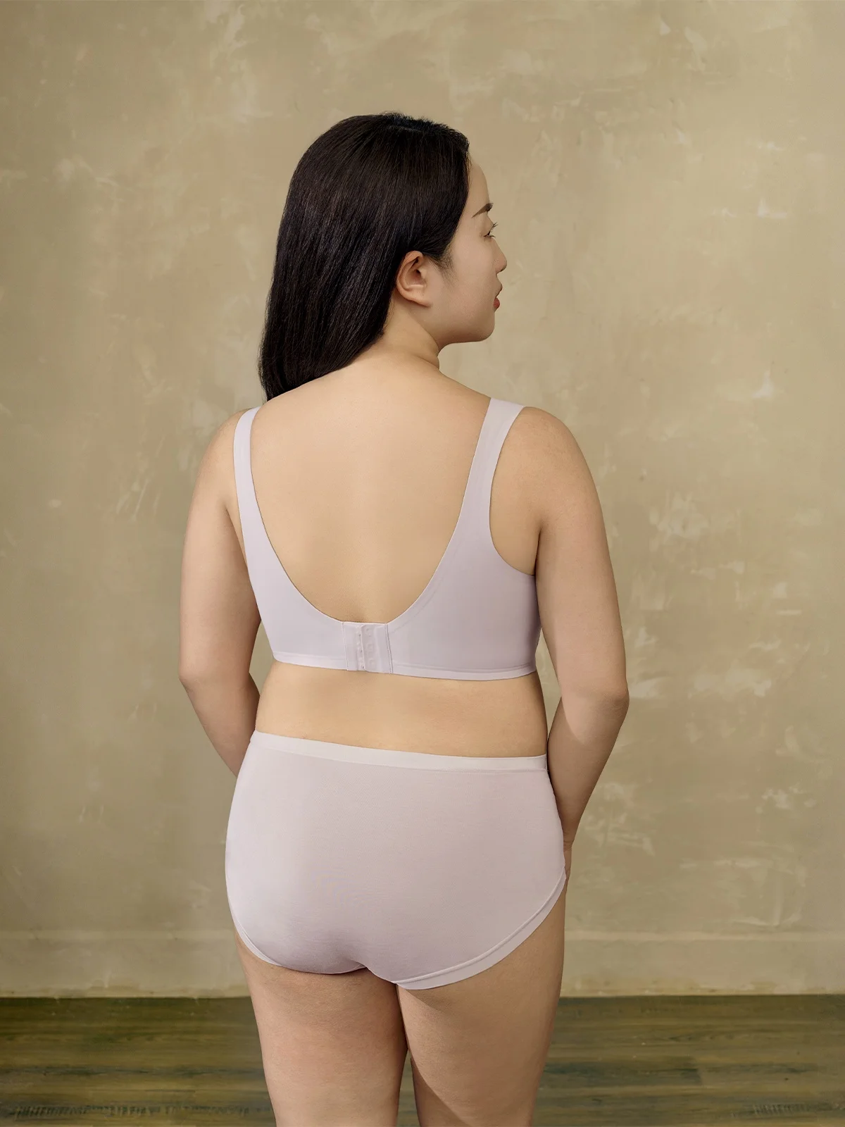 育乳ブラ 小さい人用  ：全罩杯無骨設計の快適性と通気性を実証