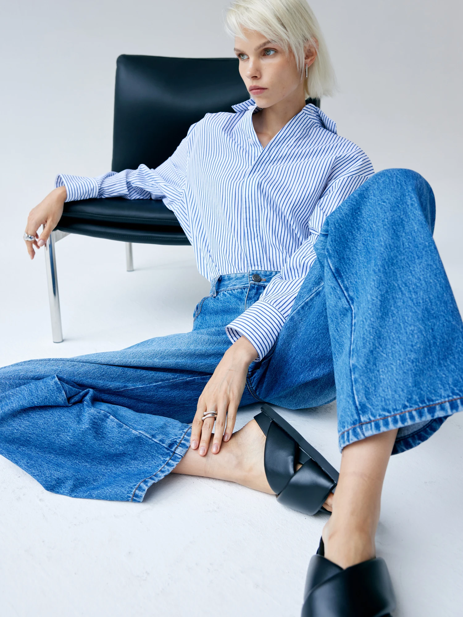 韓国系ファッションとは？ハイウエストワイドレッグデニムパンツのスタイル定義
