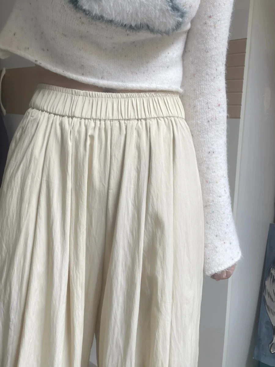 50代の白パンツコーデで年齢差をなくすには？この1本が通勤からレジャーまで救ってくれる