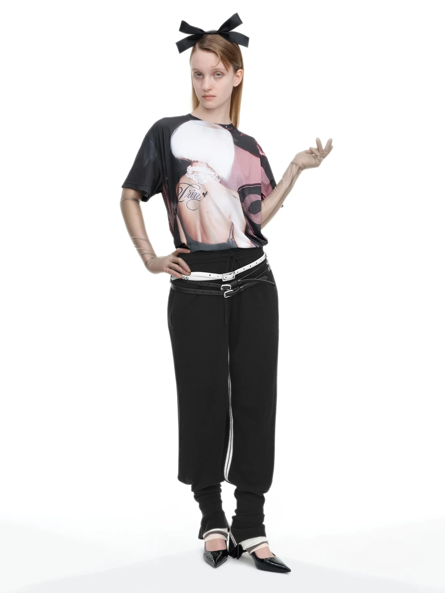 バックステージグラフィックプリントTシャツ：バックプリントのデザインと実用性を徹底解説