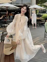 米色の美しい刺繍入り長袖ワンピース【中長丈・フレンチスタイル・ウエストリボン・スリムフィット】