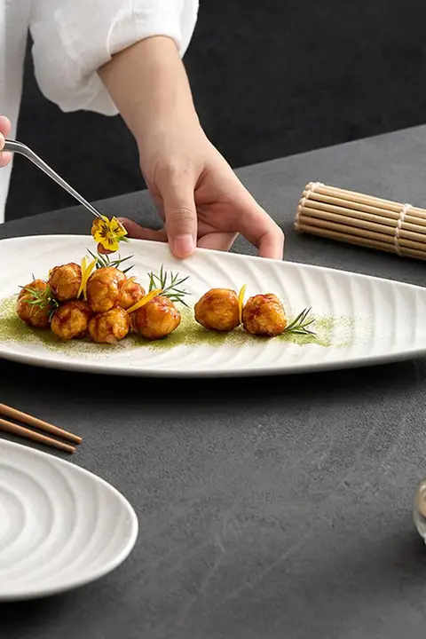 高級感のある不規則デザインの創意的な食器【家用・レストラン用・フライパンに適したプレート】